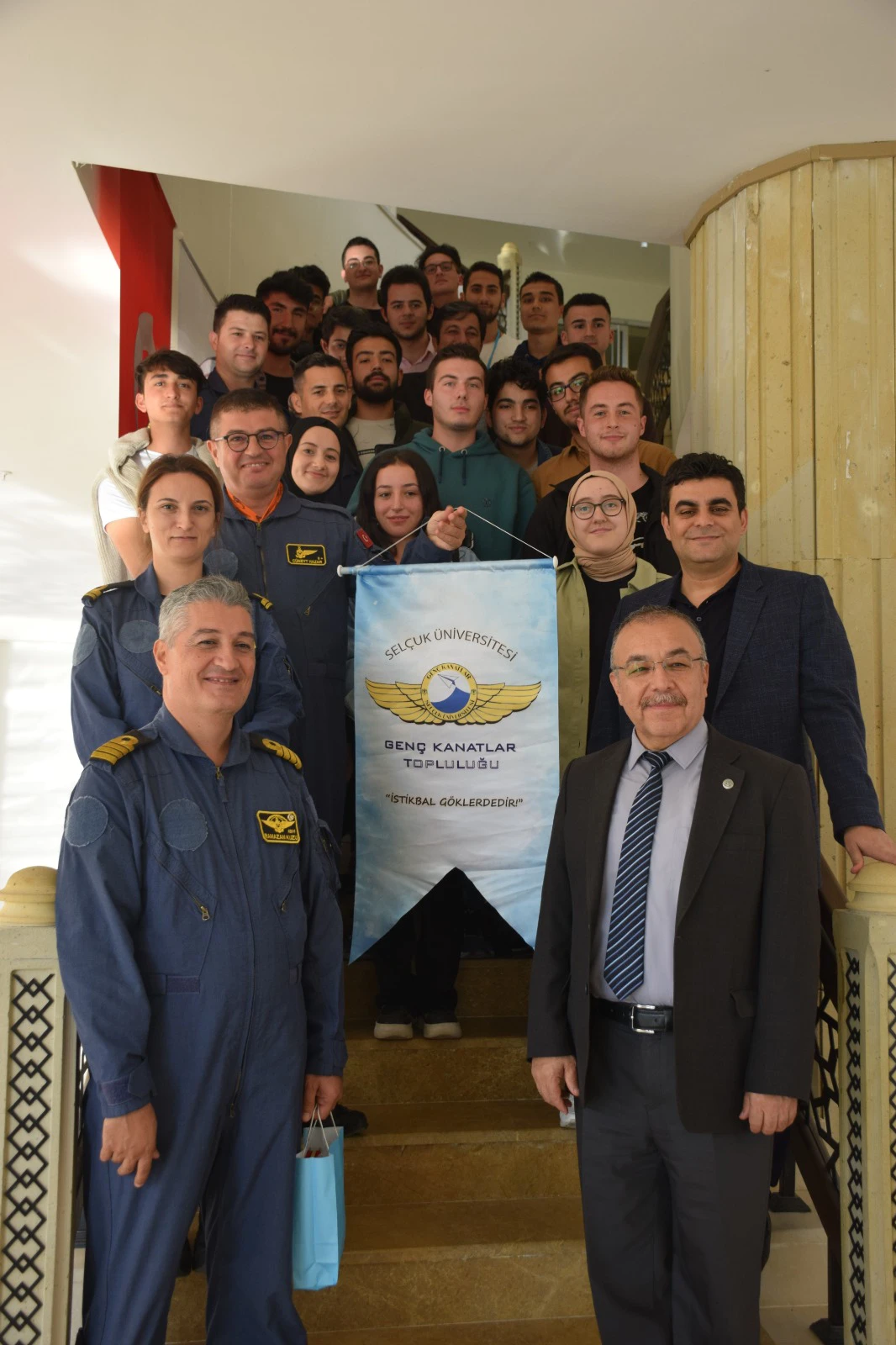 Sahil Güvenlik Antalya Grup Komutanlığı personeli, Selçuk Üniversitesi öğrencileriyle söyleşi gerçekleştirdi